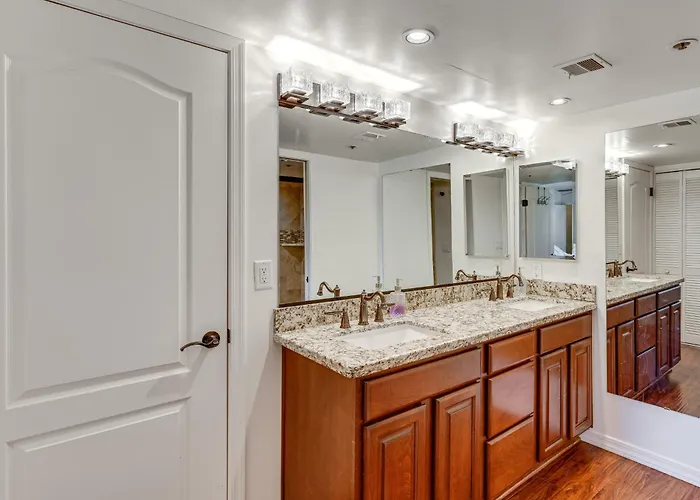 Golf Views & Pool Access: