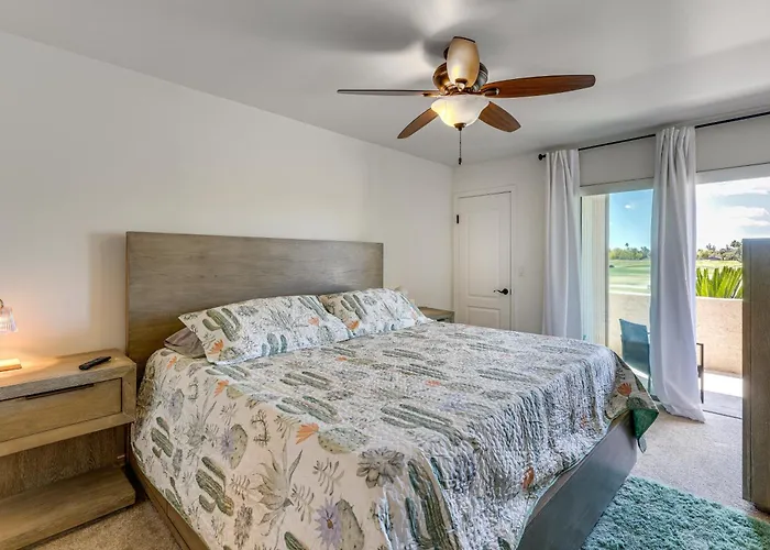 Golf Views & Pool Access: Holiday home Scottsdale